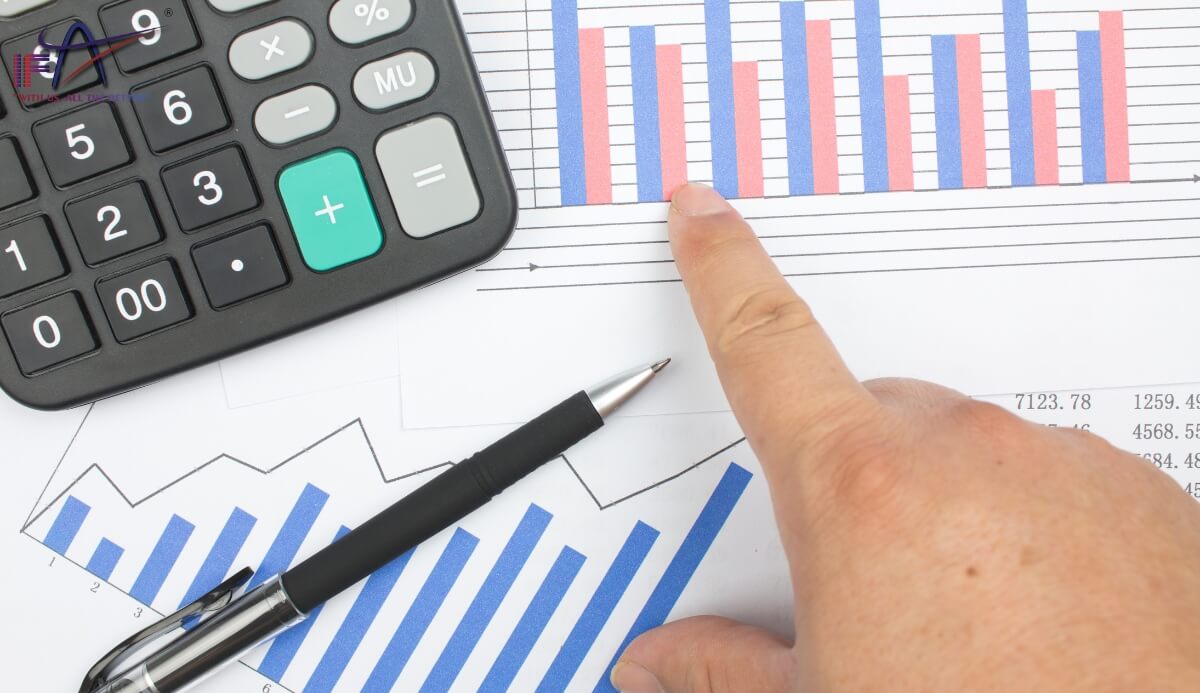 Đối chiếu báo cáo tài chính bằng tay và công cụ số là bước không thể thiếu để đảm bảo tính minh bạch.