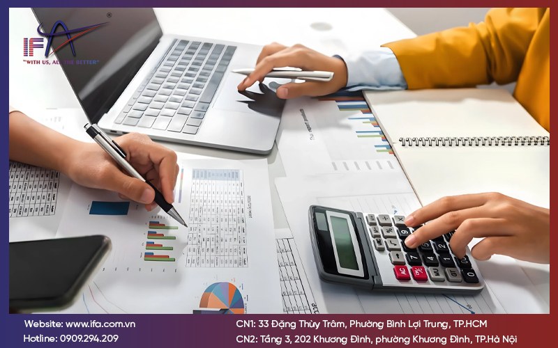 Nên làm kế toán nội bộ hay kế toán tổng hợp?