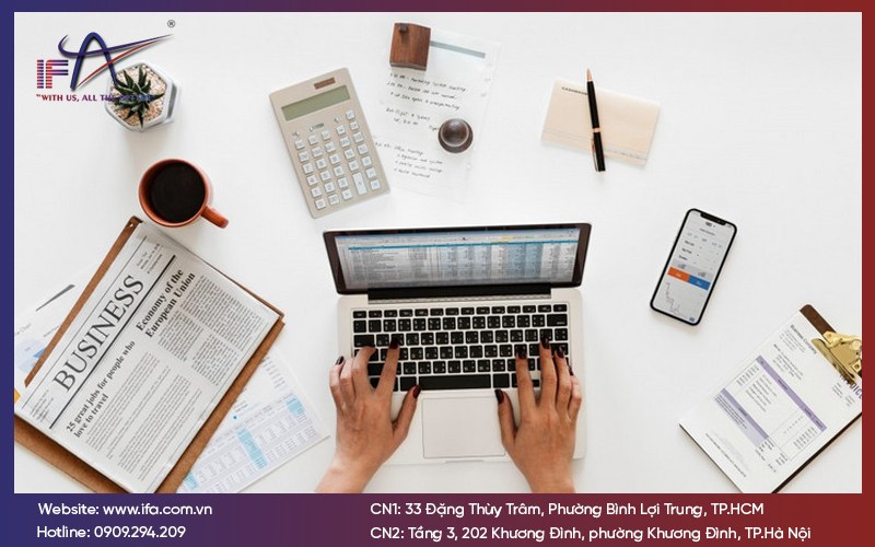 Nên sử dụng dịch vụ kế toán nội bộ hay kế toán tổng hợp?